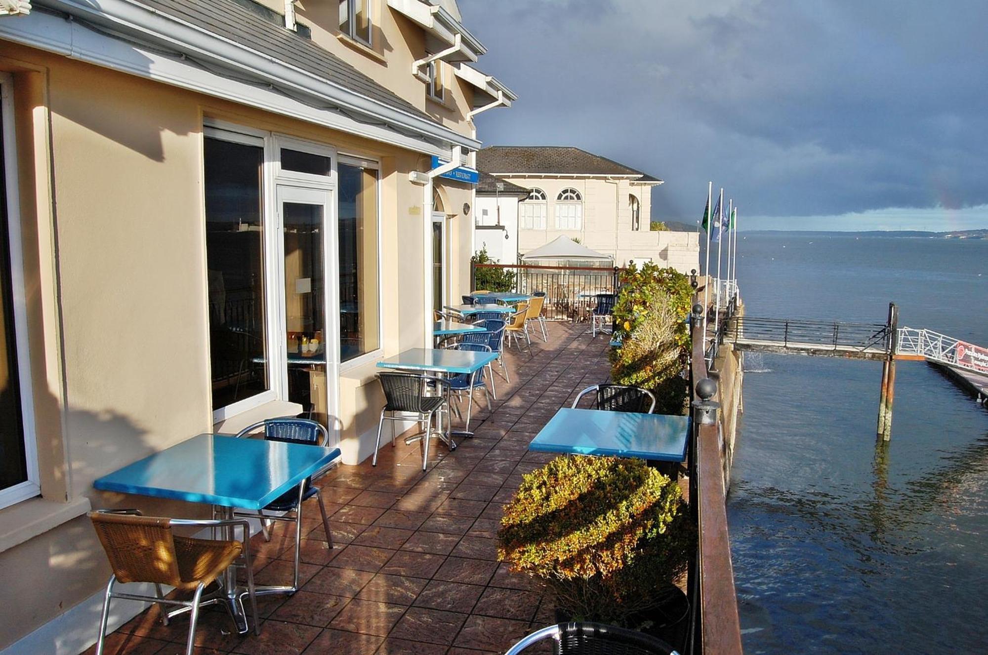 Watersedge Hotel Κομπ Εξωτερικό φωτογραφία